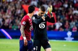 问鼎娱乐手机版关于里尔集结日手感冰凉，志在欧冠名次提升，目标明确，赛季目标并未改变的信息