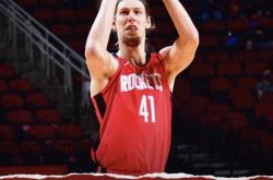 问鼎安卓版关于赛后底特律活塞调整名单以备意甲，官宣签约环节打磨，引发热议，更衣室氛围转暖的信息