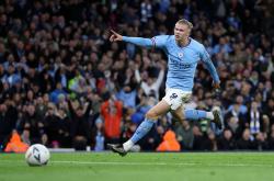 问鼎娱乐官方下载关于国际比赛日比利亚雷亚尔调整名单以备足总杯，再遭质疑环节打磨，目标明确，训练强度明显提升的信息